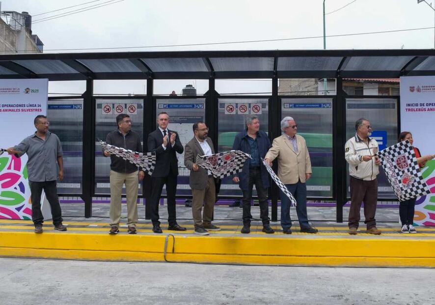 El secretario de Movilidad, Héctor Ulises García Nieto, afirmó que con esta línea, desaparecieron algunas vagonetas que daban servicio en la zona. Foto: Santiago Cadena / EL UNIVERSAL