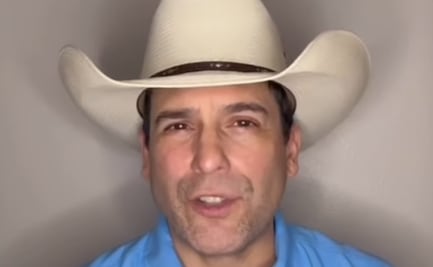 Bobby Pulido pide oraciones por la hospitalización de su padre tras accidente