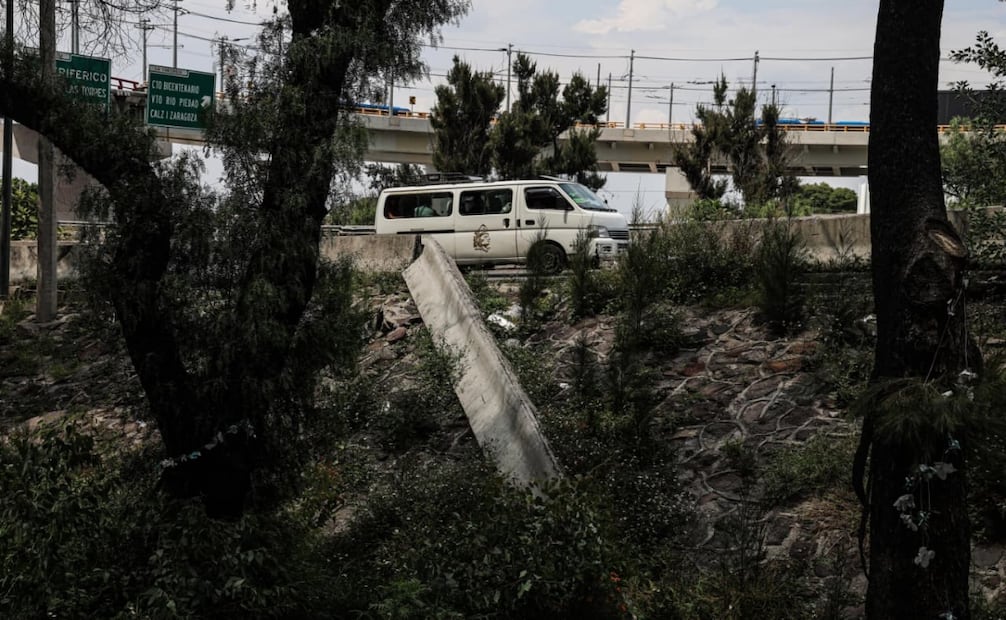 Se llevaron a cabo labores de poda y limpieza en la zona de la concordia debido a la misa que se realizará a un año de la explosión causada por el volcamiento de una pipa de gas

FOTOS Gabriel Pano El Universal