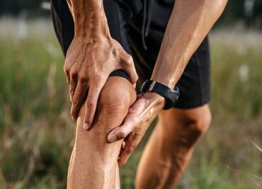 El innovador método de ejercicios que combina mindfulness y artes marciales para recuperarse de lesiones articulares