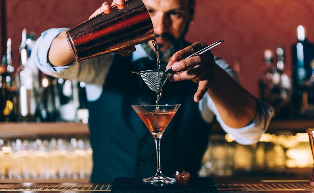 Tus bebidas mezcladas predilectas pueden tener un origen que no sospechabas./Fotos: Istockphoto y Flickr