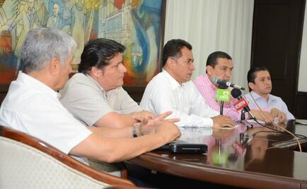 Ex gobernador de Colima, delicado pero estable