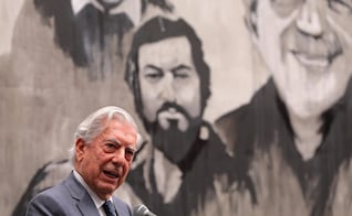 Rinden homenaje a Vargas Llosa en la FIL: autor de cinco obras maestras