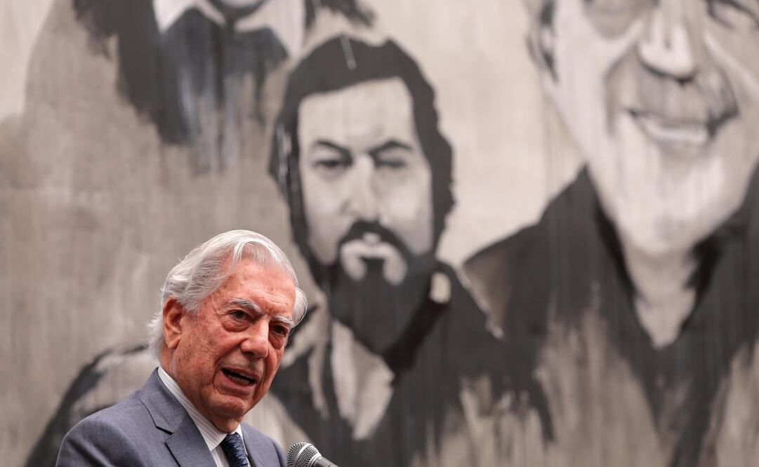 El escritor peruano y premio Nobel de Literatura Mario Vargas Llosa habla durante la inauguración del Centro Documental de Literatura Iberoamericana Carmen Balcells en la Feria Internacional del Libro de Guadalajara (29/11/16). Foto: EFE