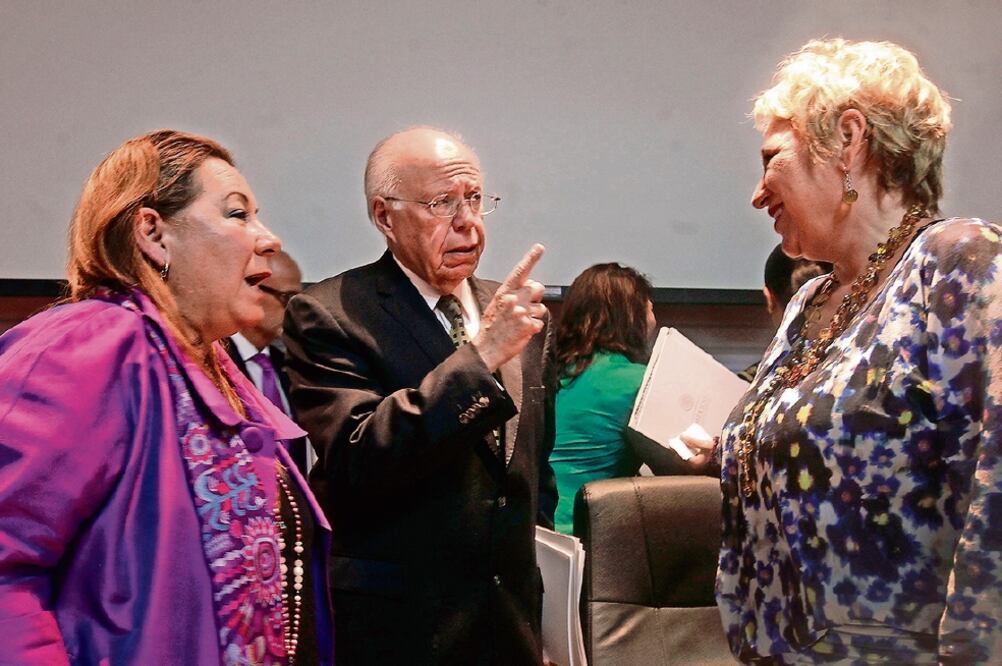 El secretario de Salud, José Narro Robles, durante el IV Foro Nacional sobre Lactancia Materna realizado en el Instituto Nacional de Perinatología (JUAN CARLOS REYES. EL UNIVERSAL)