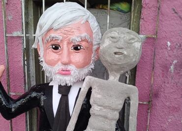 "Yo sí te creo": Crean piñata de Jaime Maussan con cuerpo "no humano" y se vuelve viral