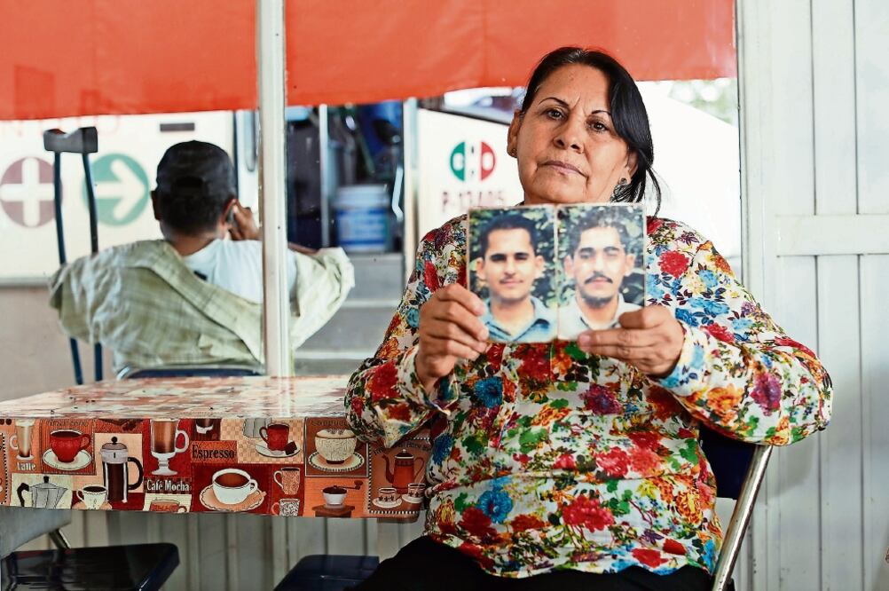 Araceli cuenta que una noche antes del secuestro sus hijos (Carlos y Ricardo) fueron interceptados por policías (LUIS CORTÉS)