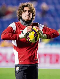 La prensa ibérica tupe duro a Guillermo Ochoa