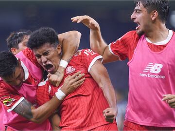 Toluca derrota a Monterrey de forma agónica en el 'Gigante de Acero'