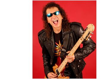 Desde que comencé a rockanrolear he satanizado, criticado y ridiculizado al gobierno: Alex Lora