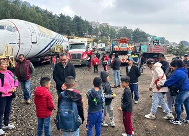 Avión "aterriza" en Magdalena Contreras; será biblioteca y ludoteca dentro de la Utopía Oyamel
