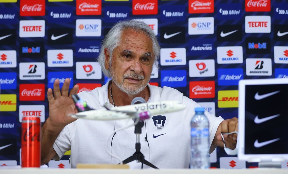 Miguel Mejía Barón en conferencia de Pumas - FOTO: Imago7