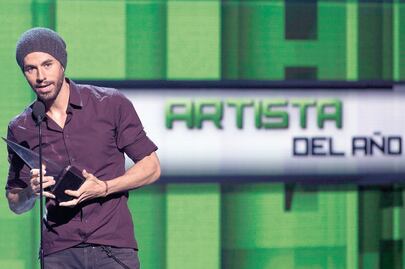 Enrique Iglesias triunfa en los AMA's