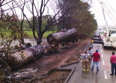 Muere otra víctima de flamazo de pipa en Tabasco; van 22