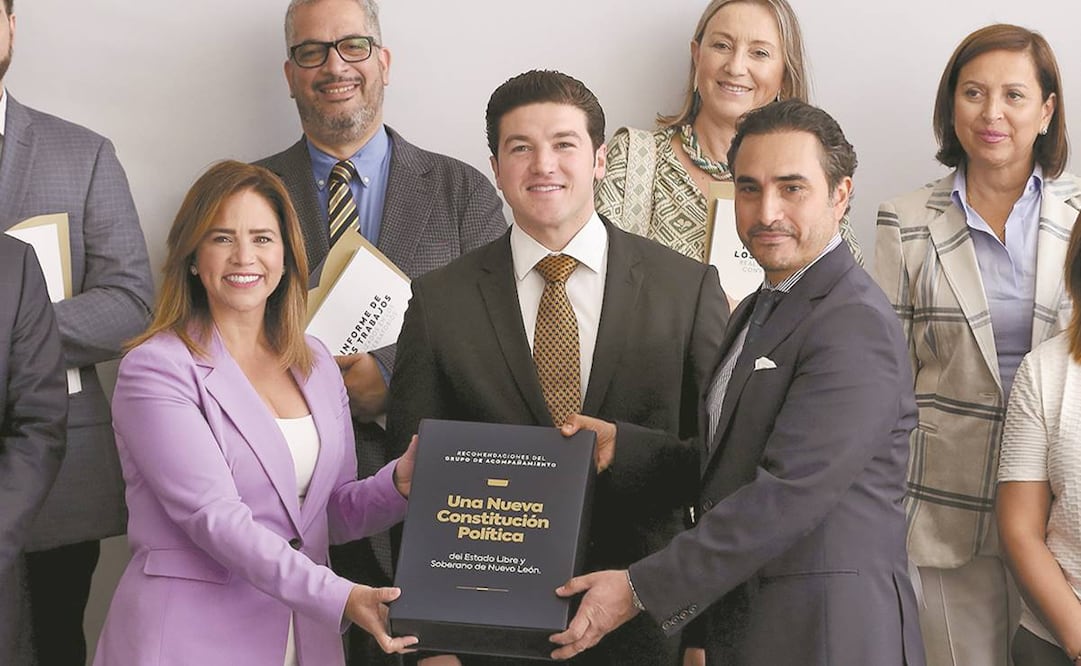 El gobernador encabezó un evento para agradecer a los expertos que participaron en los cuatro conversatorios de la nueva Constitución. Foto: Especial