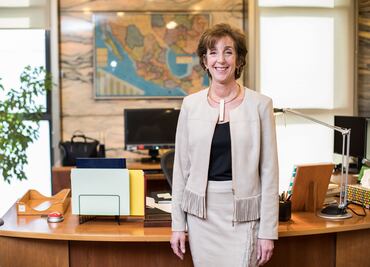 Defiende embajadora de EU en México renegociación del TLCAN