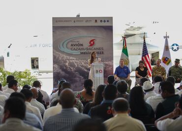 Aterriza en Chetumal el avión cazahuracanes