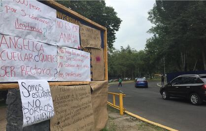 Bloqueo de accesos a la FCPyS no es por Ricardo Anaya, dicen alumnos