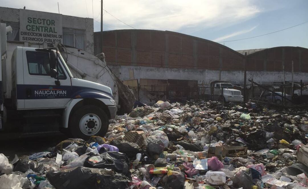 La acumulación de basura continúa en predios, escuelas y calles de Naucalpan, donde autoridades planean trasladar en 10 días la totalidad de residuos. Foto: Rebeca Jiménez
