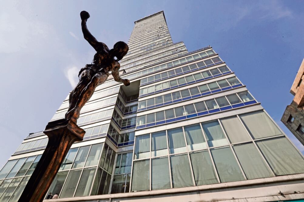 La muestra, en el Atrio de San Francisco, está integrada por 19 esculturas. (FOTOS: LUIS CORTÉS. EL UNIVERSAL)