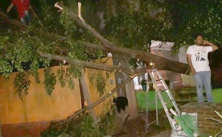 Lluvia y granizo dañan alrededor de 100 casas en Huajuapan