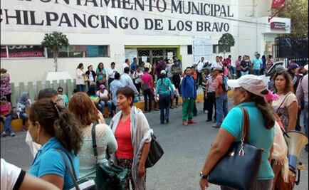 CETEG protesta frente a ayuntamiento de Chilpancingo