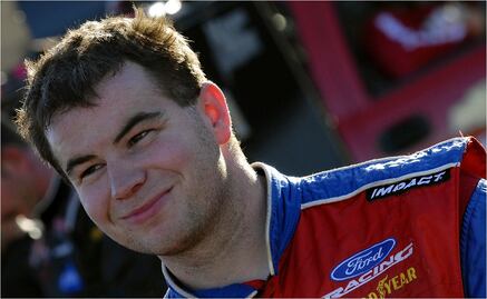 Expiloto de la Nascar es asesinado mientras cargaba gasolina