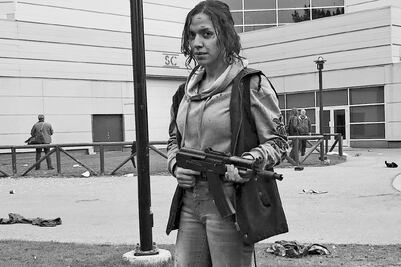 Erika Hau entra en una aventura zombi  