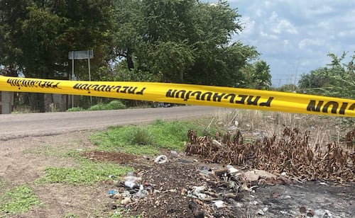 Hallan cuerpo decapitado sobre carretera de Tabasco; estaba acompañado de un mensaje amenazante