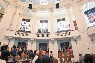 Inscriben con letras de oro el 10 de junio