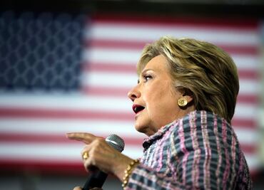 FBI reabre investigación sobre correos de Hillary Clinton