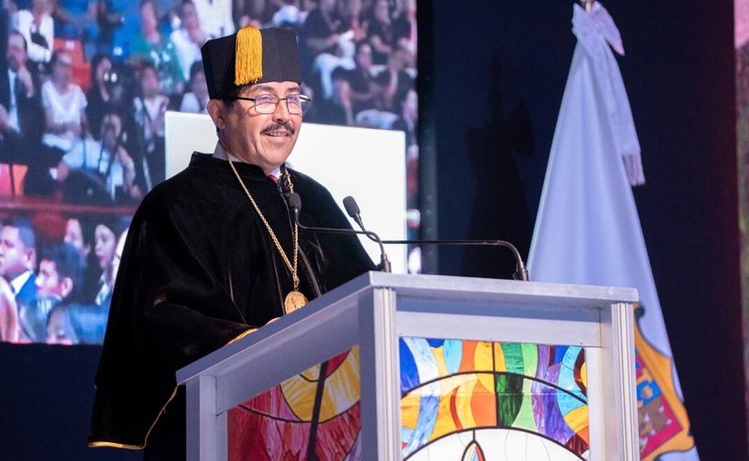 En la ceremonia estuvieron presentes el gobernador Américo Villarreal Anaya y su esposa, María Santiago de Villarreal. Foto: Especial