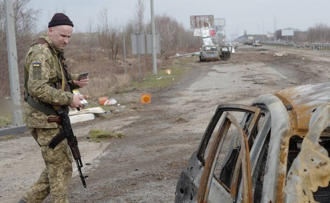 Rusia y Ucrania: la "terrible" evidencia sobre posibles crímenes de guerra hallada por la BBC a las afueras de Kiev