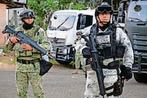 Fuerzas federales catean finca en Tequila, Jalisco; aseguran armas, granadas, equipo táctico y auto de lujo