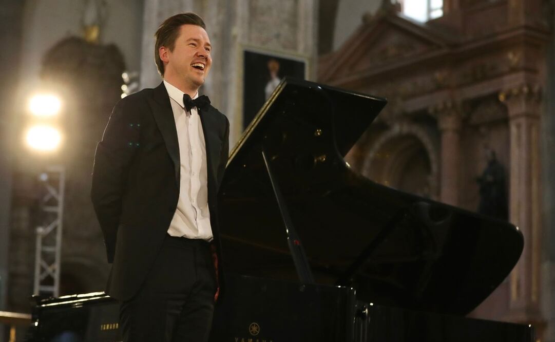 El pianista Rokas Valuntonis se presentó en el Templo de la Compañía de Jesús Oratorio de San Felipe Neri. Fotos: Berenice Fregoso/ EL UNIVERSAL