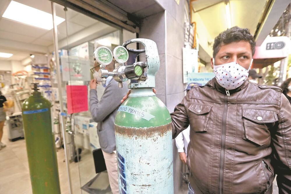 De acuerdo con los usuarios, una recarga del tanque de oxígeno puede durar entre 12 y 14 horas. Fotos: VALENTE ROSAS. EL UNIVERSAL