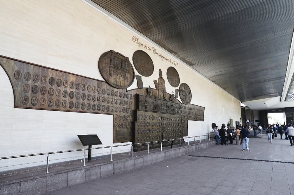 El procedimiento de contratación para la obra conmemmorativa de la Constitución de 1917 fue por adjudicación directa a Ricardo Ponzanelli Quintero (JUAN CARLOS REYES. EL UNIVERSAL)