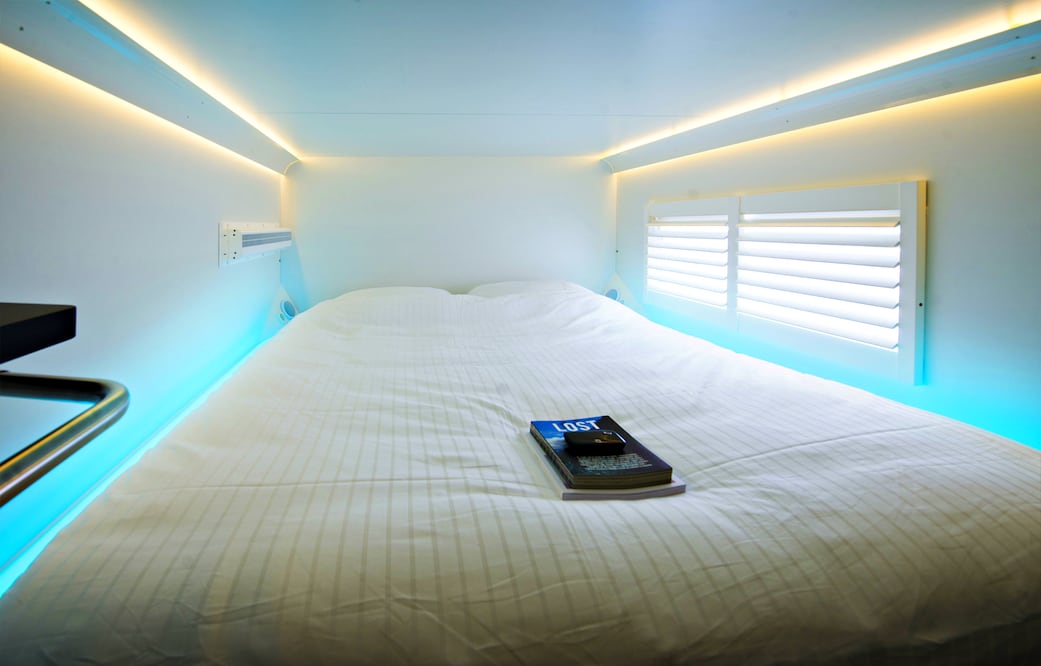 Puedes hospedarte en una cápsula futurista en Ámsterdam. (Foto: Hotel CityHub)