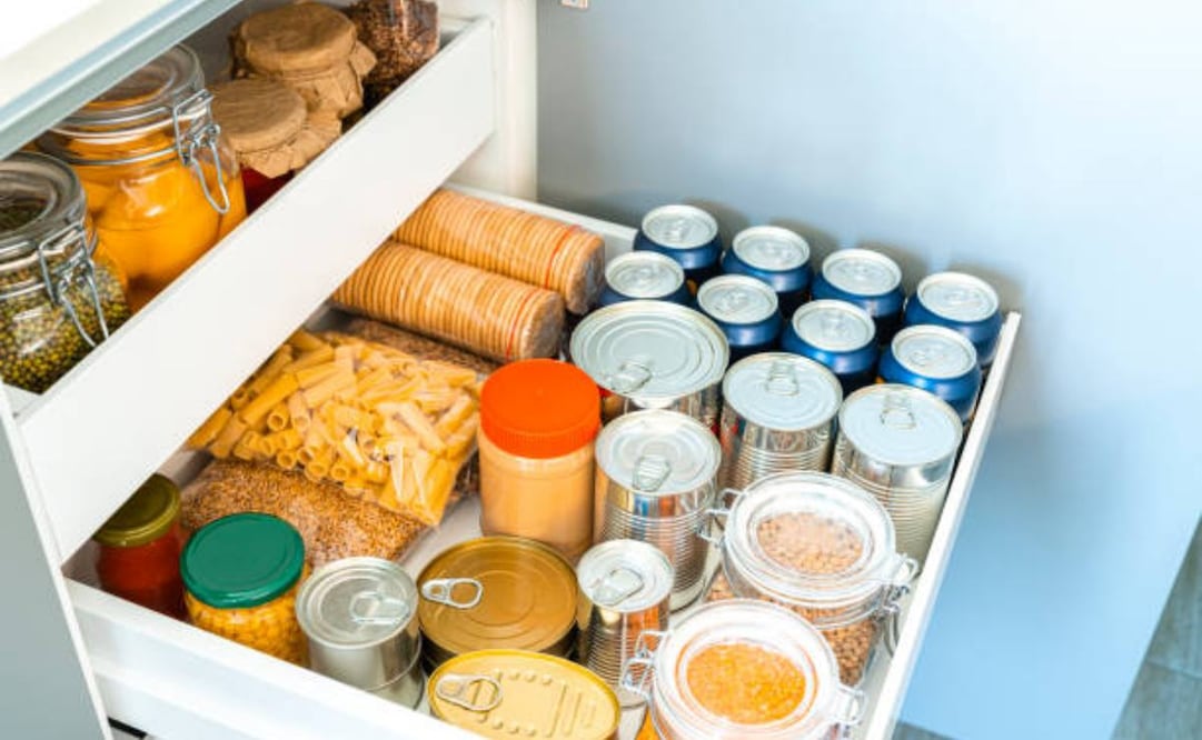 La lista incluye a: leche y productos lácteos, preparaciones alimenticias diversas, combustible, minerales, aceites minerales y productos de su destilación, productos químicos orgánicos e inorgánicos como gases nobles, hidrógeno, hidrocarburos cíclicos. Foto: iStock