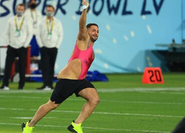 Espontáneo interrumpe el Super Bowl LV