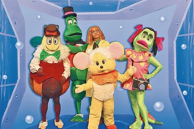 Planean película y teatro para Burbujas 