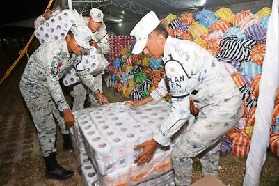 Inicia entrega de canastas básicas a damnificados