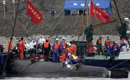 Descartan hallar gente viva tras naufragio; habría 442 muertos
