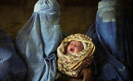 La "horrible experiencia" de dar a luz bajo el régimen talibán en Afganistán