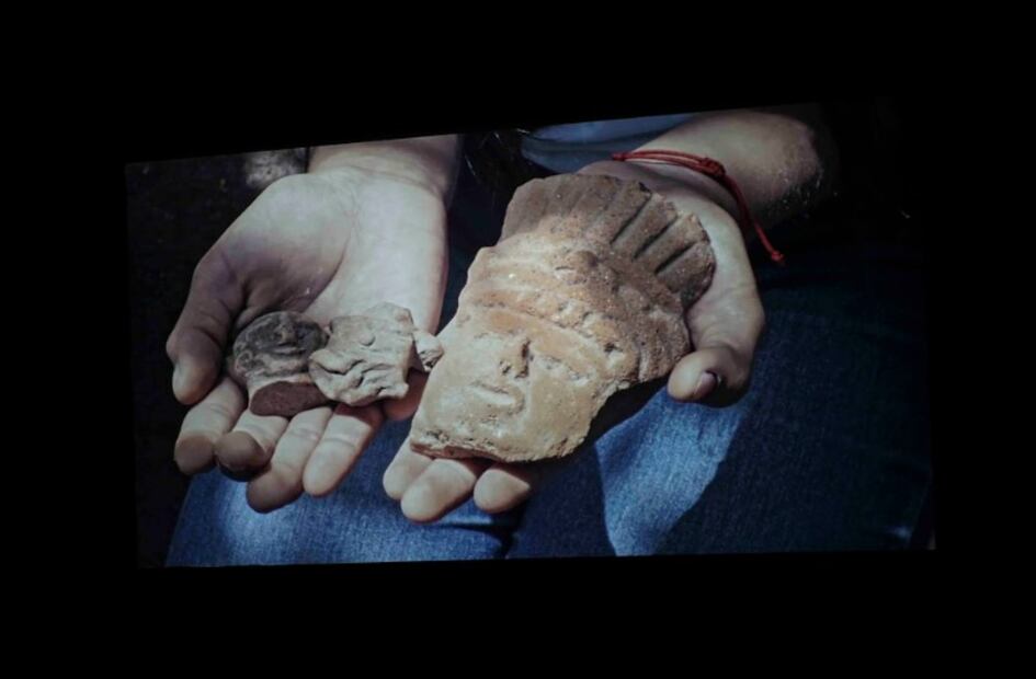 Muchas de las piezas que conserva el Museo de la Cultura Zapoteca llegaron al lugar gracias a las donaciones de estudiantes. Imagen tomada durante la proyección del documental en La Casa del Cine. Foto: Yatzín D. Ordaz