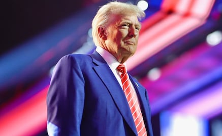 Trump trata de tranquilizar a empresas tras dato de PIB en EU; les agradece por sus promesas de inversión