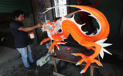 Óscar Sánchez, el artesano que da vida al centro de Toluca con sus "Judas"