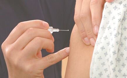 Hospitalizan a doctora en NL por reacciones adversas a vacuna de Pfizer contra Covid-19