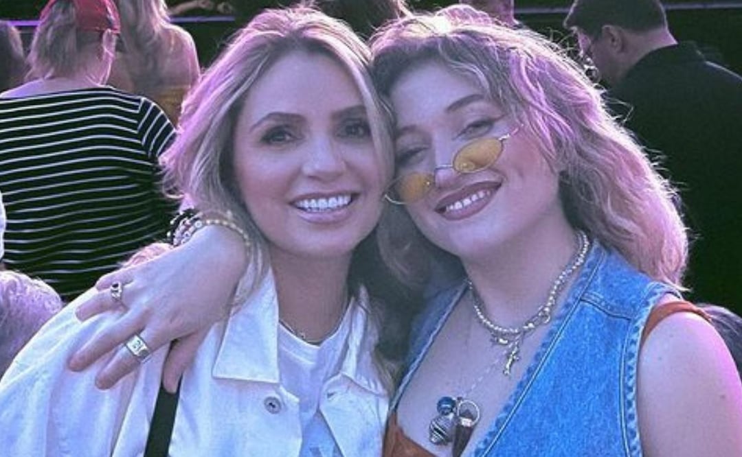 Angélica Rivera y su hija Fernanda Castro. Foto: Twitter @smilexangelicar