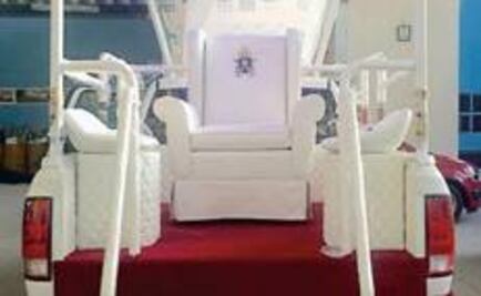 Listo, el papamóvil hecho en México	